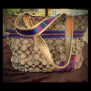 Excellent Condition Poppy Coach Purse